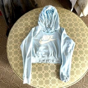 Cropped Nike Hoodie